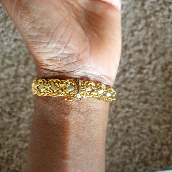Beautiful Womens Gold Bracelet 18kt Gold. 12.4 grams - Picture 3 of 7